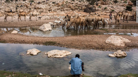 Một trong số ít những con sông chưa bị cạn nước ở vùng phía bắc Somalia.